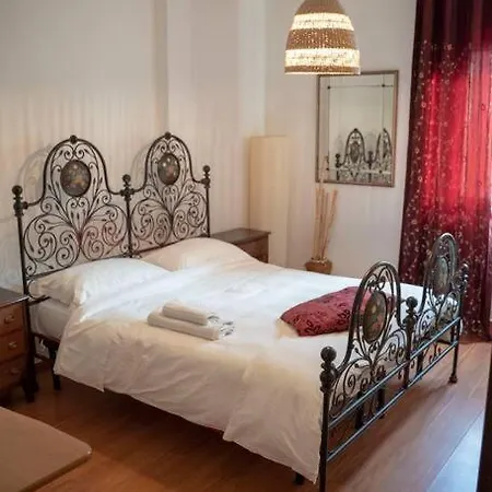 1800 Homestay *